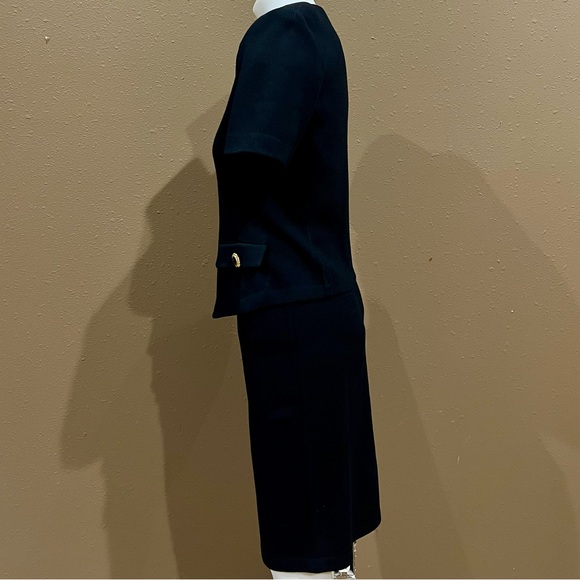 St John 2 piece black knit short sleeve suit. Size 4 - Picture 7 of 8